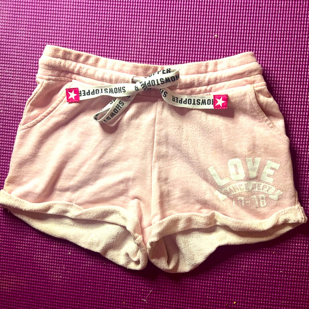 Woman’s shorts. S